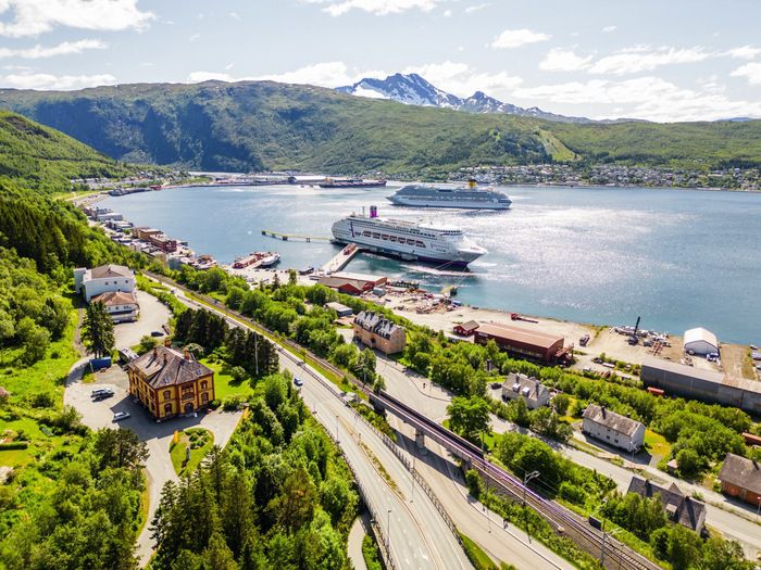 Shore excursions and activities on Ambience